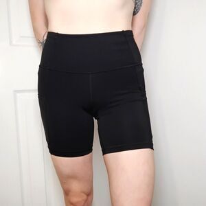 Lululemon Fast And Free Short 6" *Non-Reflective Size 4 Black